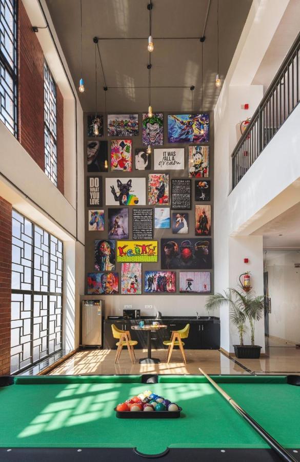 Couch & Cheese Homestel The Most Luxurious Hostel For Working Professionals & Students Pune Bagian luar foto